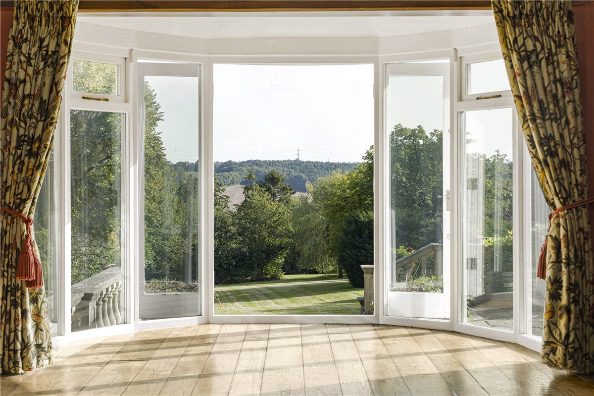 6 bedroom house, Chalk Lane, Hyde Heath HP6 - Available