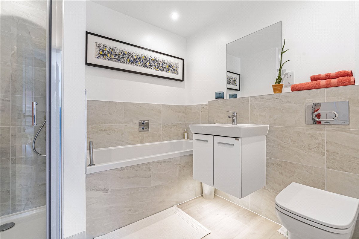 2 bedroom flat, Cumnor Hill, Oxford OX2 - Sold