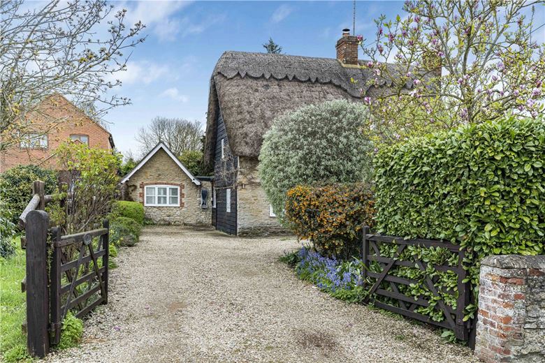 3 bedroom house, School Lane, Stadhampton OX44 - Available