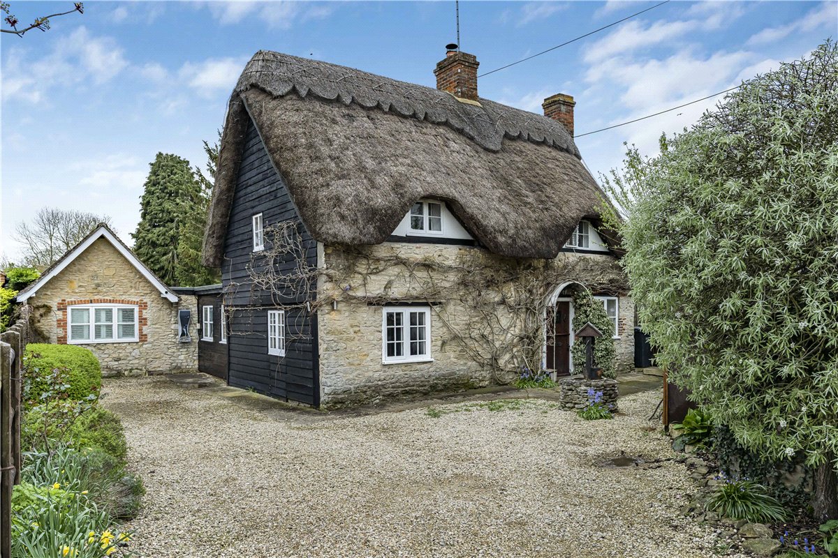 3 bedroom house, School Lane, Stadhampton OX44 - Available