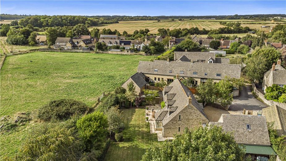 4 bedroom house, Shepherds Close, Weston-on-the-Green OX25 - Sold STC