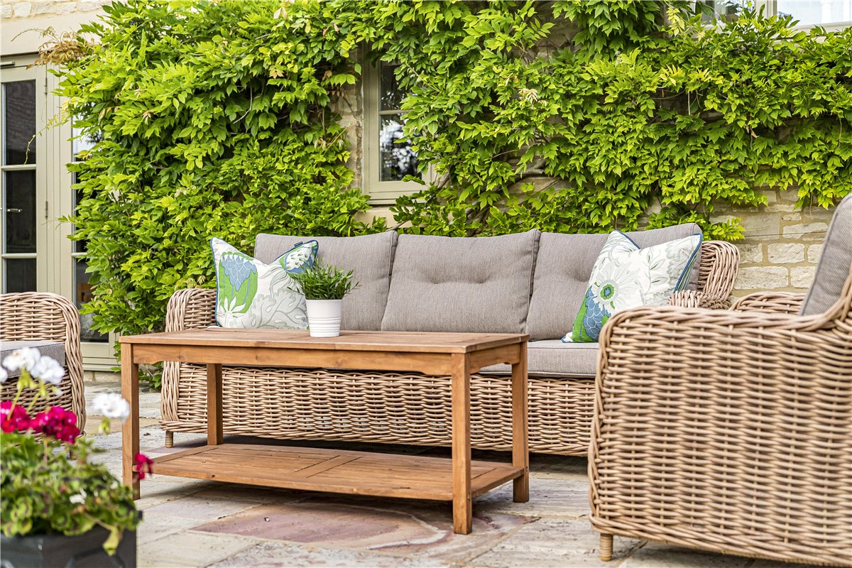 4 bedroom house, Shepherds Close, Weston-on-the-Green OX25 - Sold STC