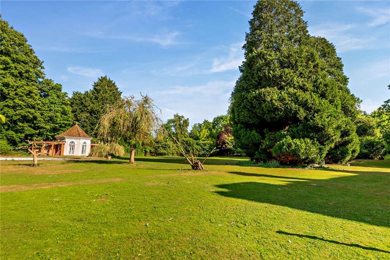5.5 acres Country Estate, Priest Hill, Old Windsor SL4 - Available