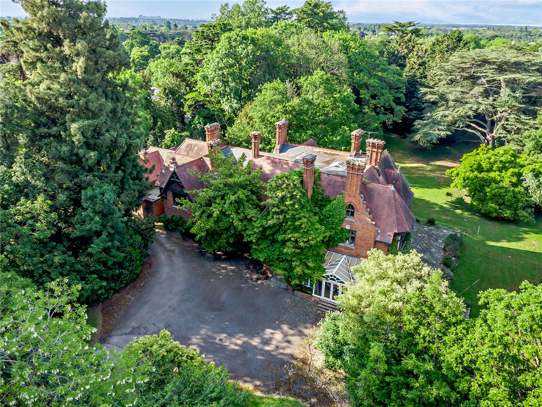 5.5 acres Country Estate, Priest Hill, Old Windsor SL4 - Available