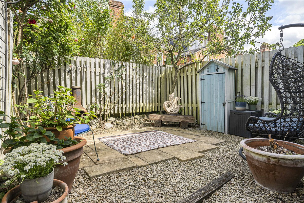 2 bedroom cottage, Hollybush Row, Oxford OX1 - Sold STC