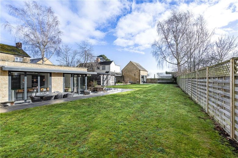 4 bedroom house, Weston Road, Bletchingdon OX5 - Available