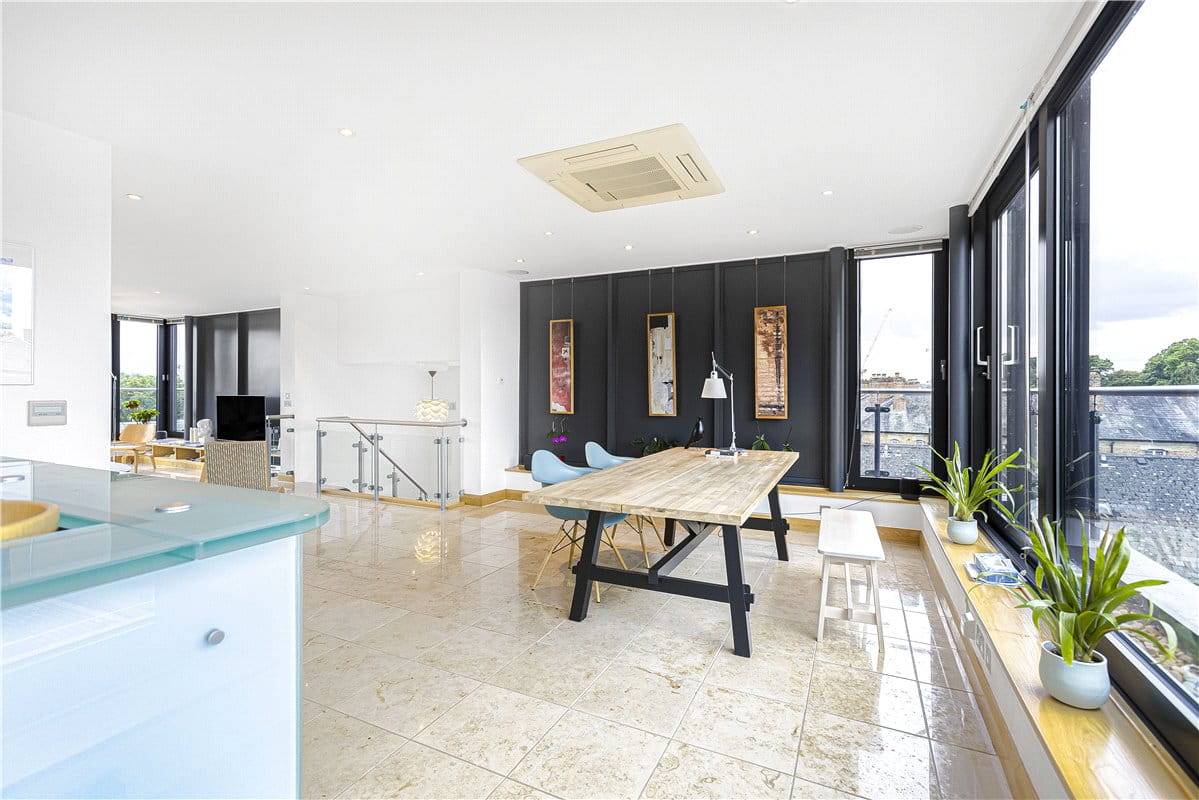 4 bedroom flat, St. Thomas Street, Oxford OX1 - Sold