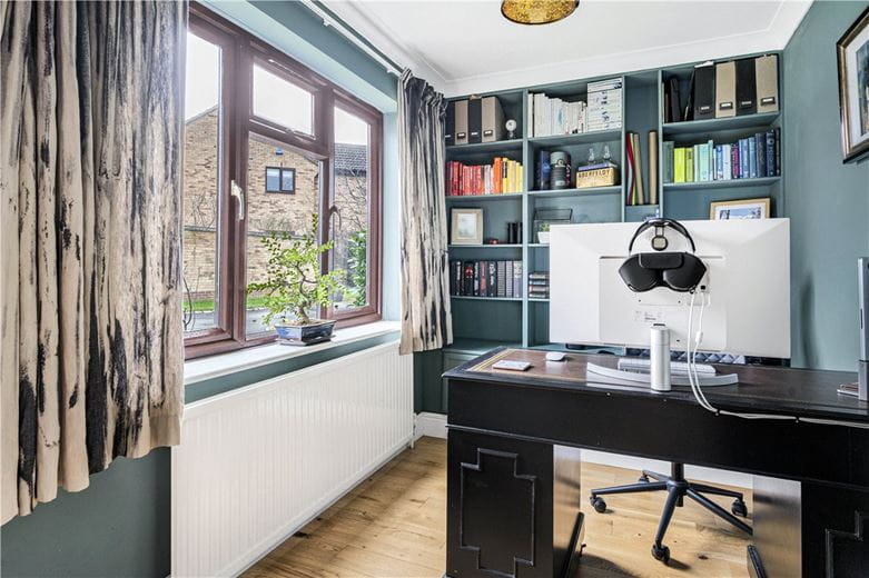 4 bedroom house, Gardiner Close, Abingdon OX14 - Available