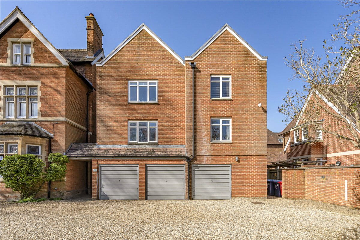 2 bedroom flat, Banbury Road, Oxford OX2 - Sold STC