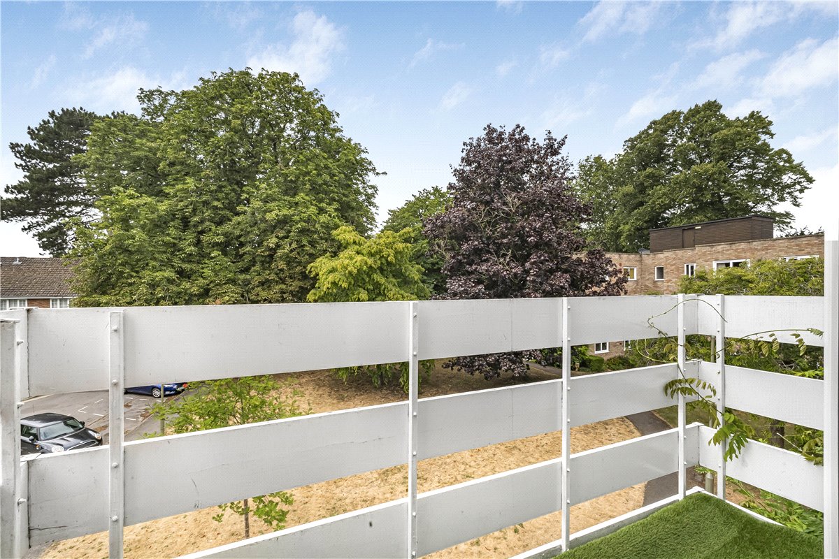 2 bedroom flat, Cunliffe Close, Oxford OX2 - Sold STC