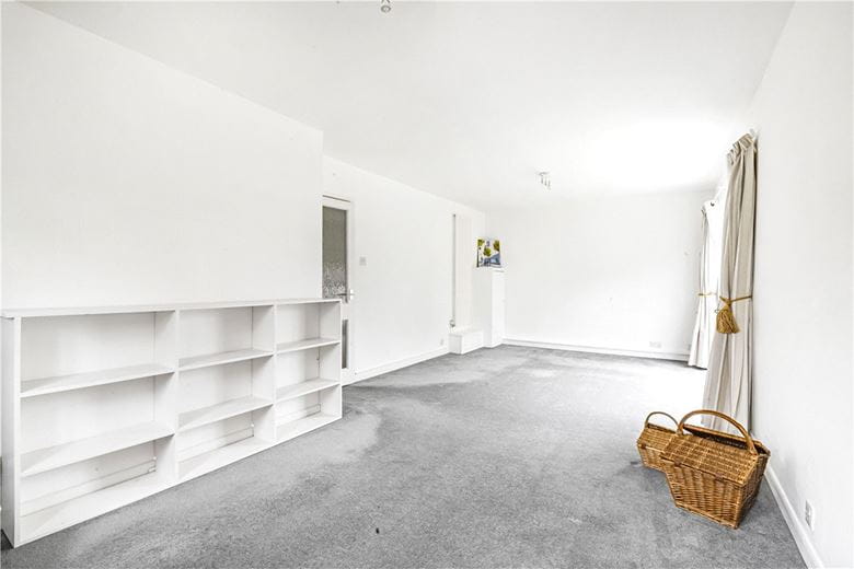 2 bedroom flat, Cunliffe Close, Oxford OX2 - Sold STC