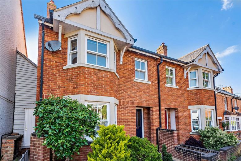4 bedroom house, Queens Road, Thame OX9 - Available
