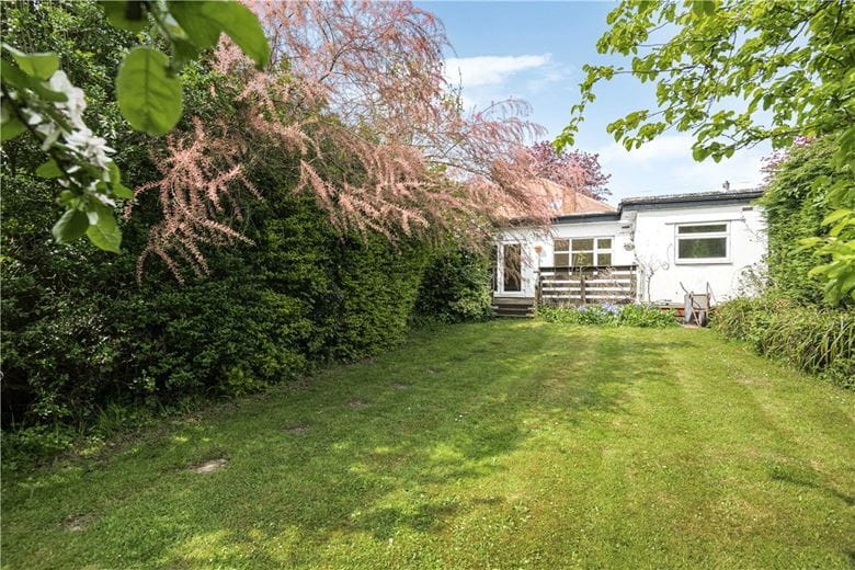 3 bedroom bungalow, Islip Gardens, Northolt UB5 - Sold STC