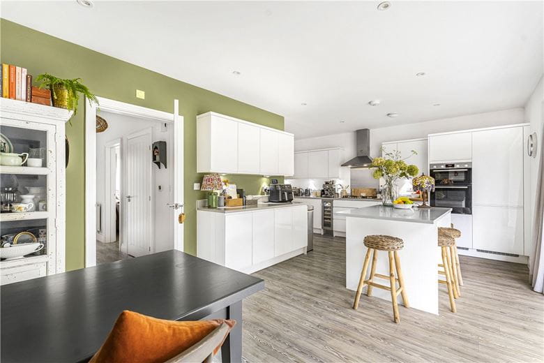 4 bedroom house, Collett Drive, Oxford OX2 - Available