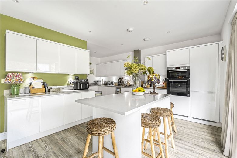 4 bedroom house, Collett Drive, Oxford OX2 - Available