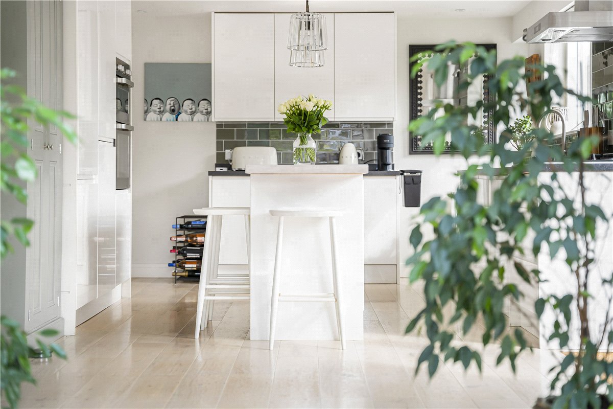 4 bedroom house, Clover Close, Cumnor Hill OX2 - Available