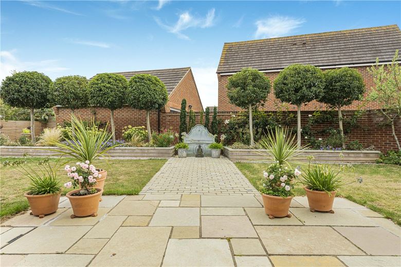 5 bedroom house, Joyce Way, Steventon OX13 - Available