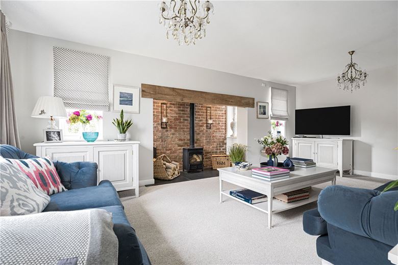 5 bedroom house, Joyce Way, Steventon OX13 - Available