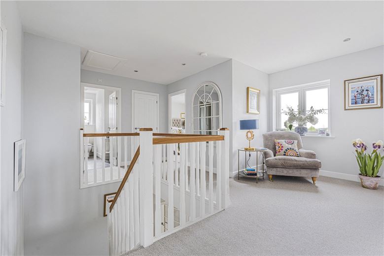 5 bedroom house, Joyce Way, Steventon OX13 - Available