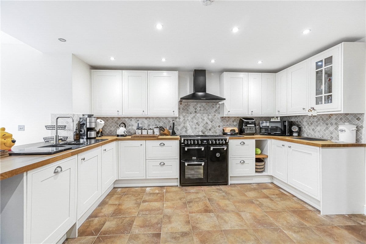 4 bedroom , Bayswater Farm Road, Headington OX3 - Available