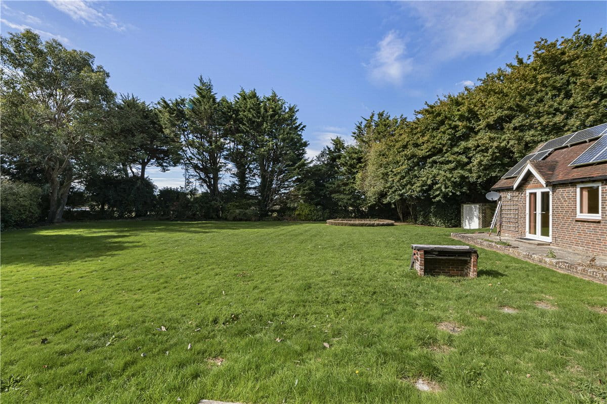 7 bedroom house, Tye Lane, Walberton BN18 - Available