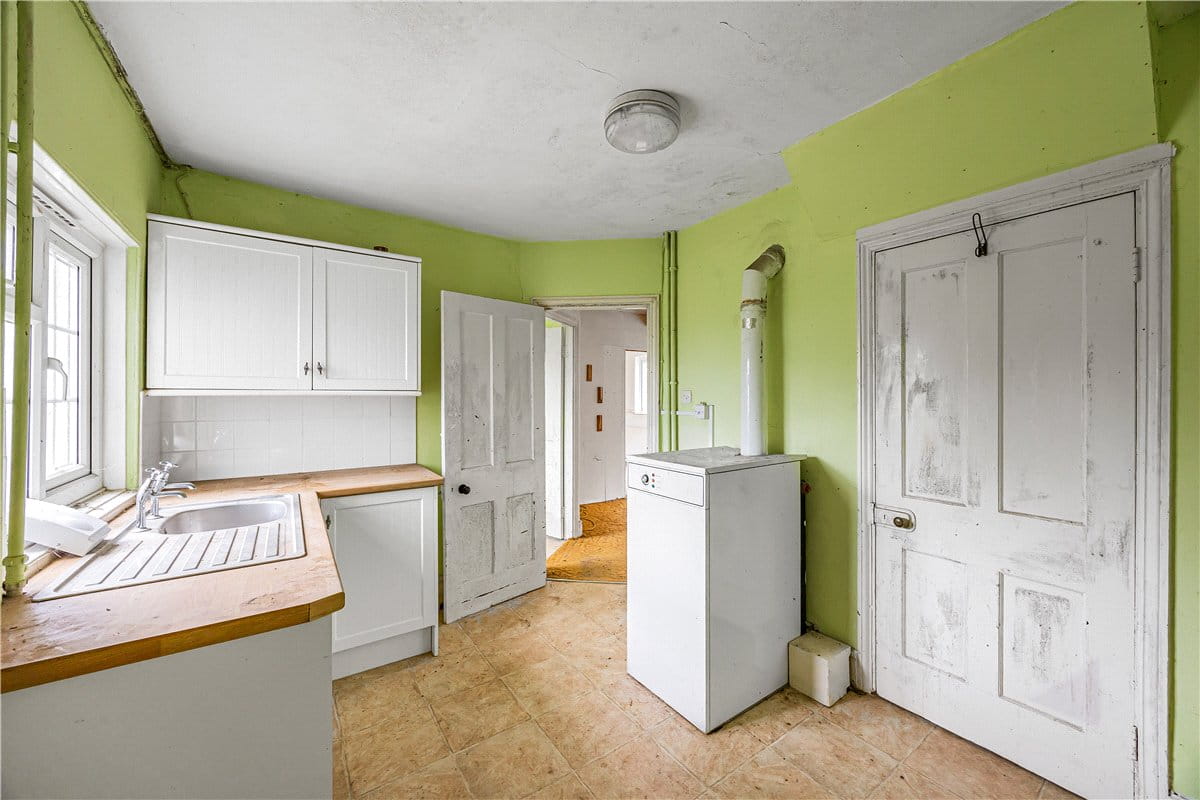 4 bedroom house, Queen Camel, Yeovil BA22 - Available