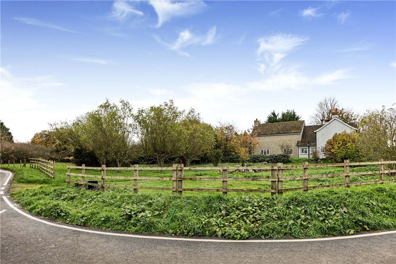 4 bedroom house, Queen Camel, Yeovil BA22 - Available