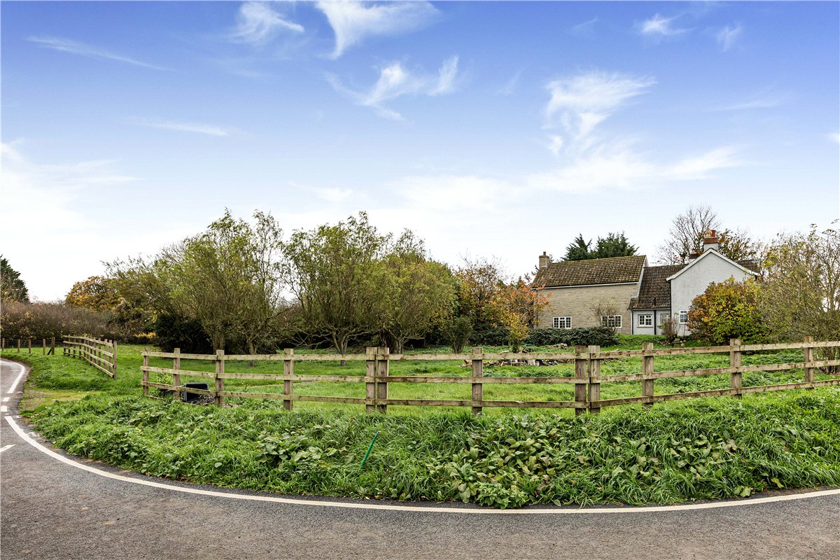 4 bedroom house, Queen Camel, Yeovil BA22 - Available