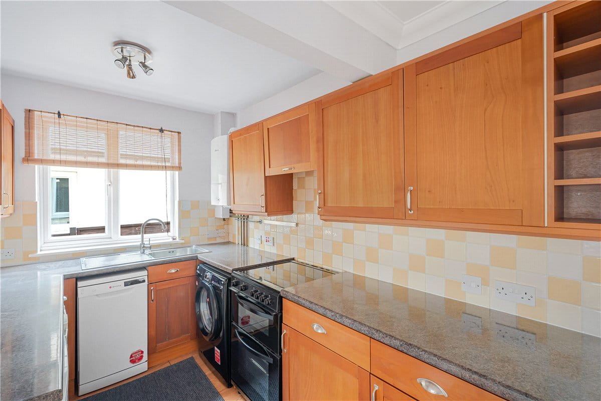 3 bedroom house, Derwent Avenue, Headington OX3 - Available