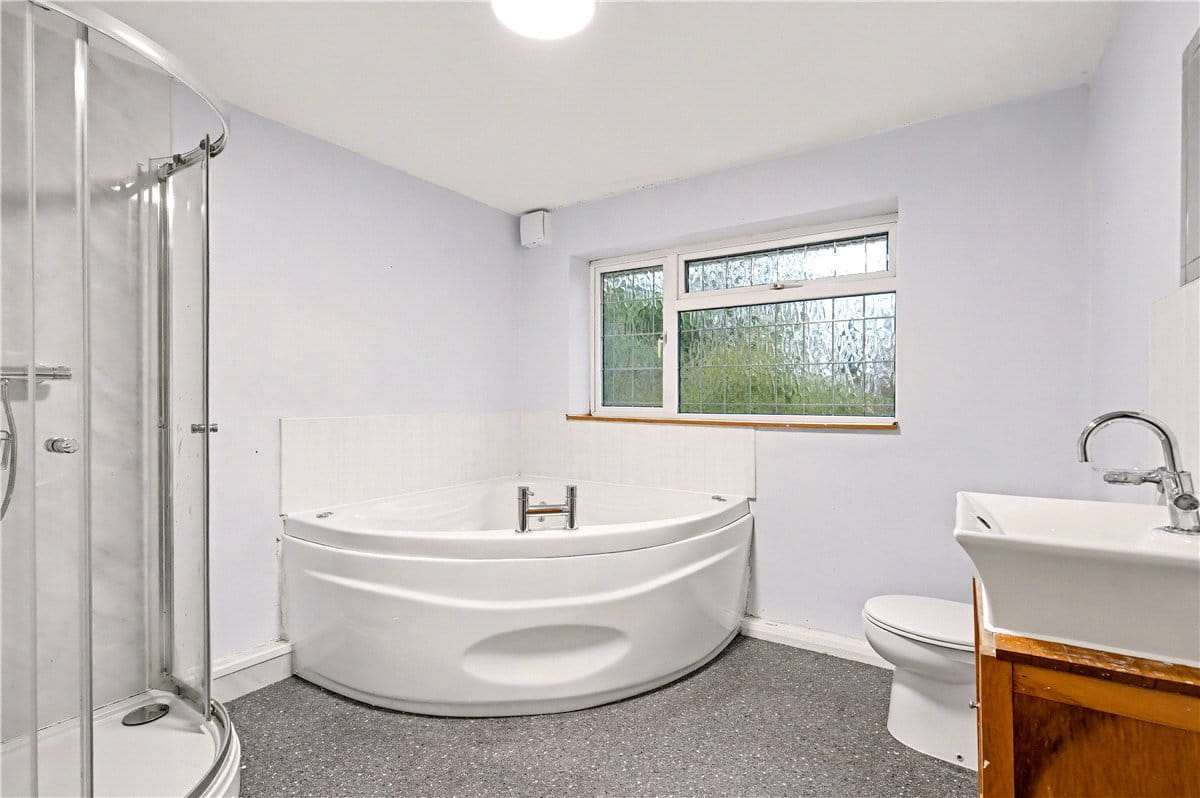 5 bedroom house, Kingsbury Road, Marston B76 - Available