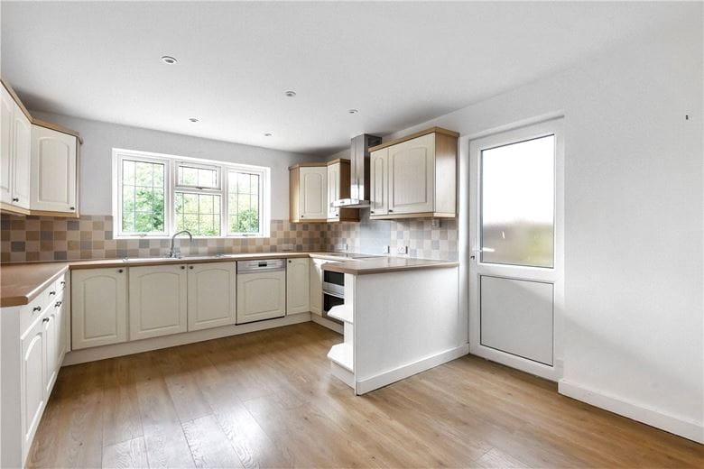 4 bedroom house, Ballinger Road, South Heath HP16 - Available