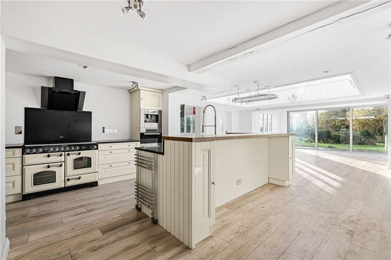 5 bedroom house, Tortington, Arundel BN18 - Available