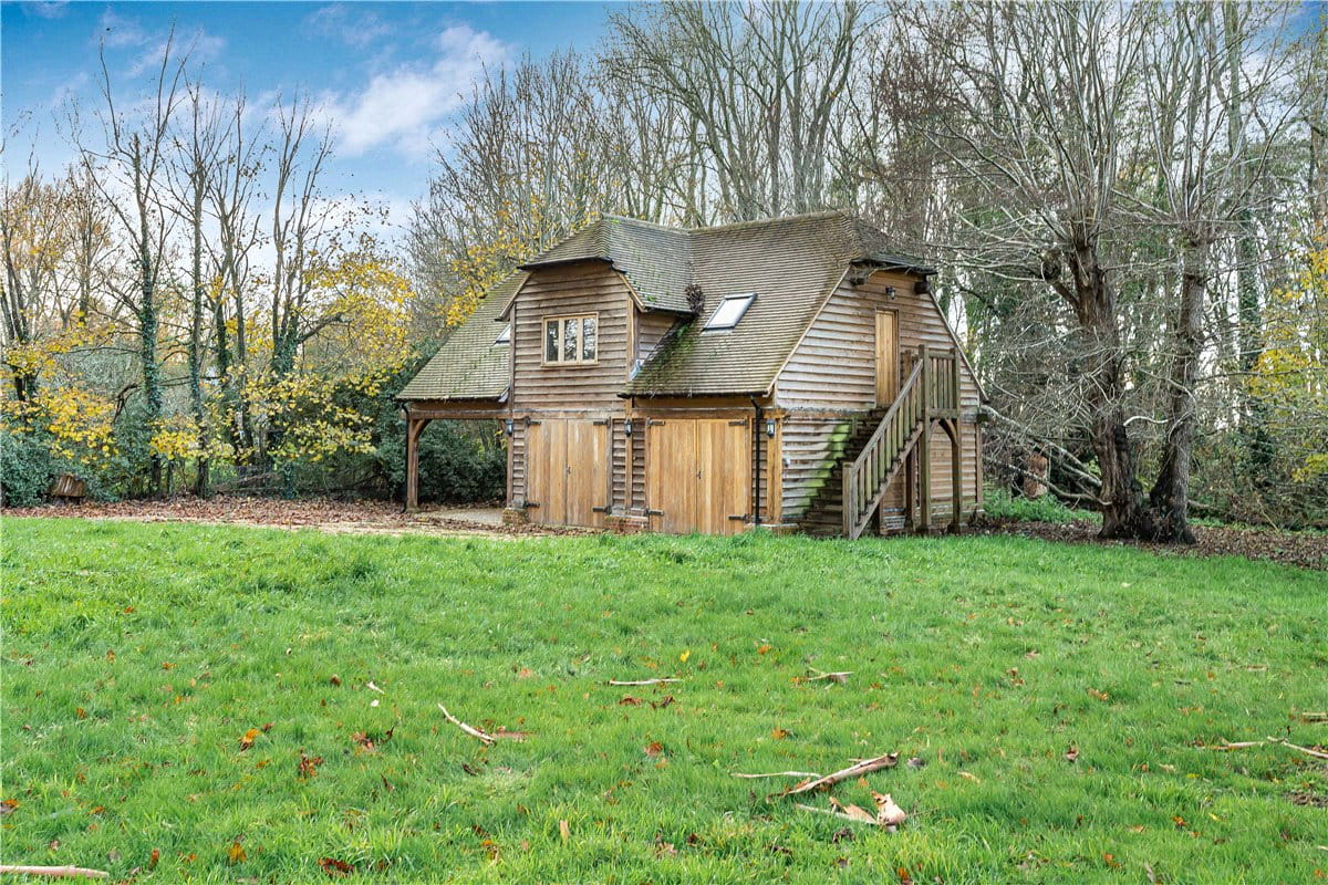 5 bedroom house, Tortington, Arundel BN18 - Available