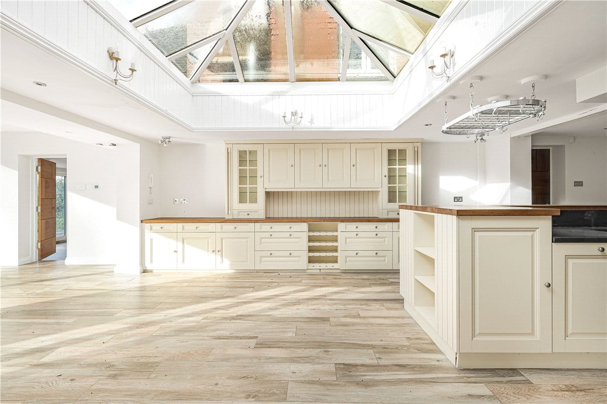 5 bedroom house, Tortington, Arundel BN18 - Available