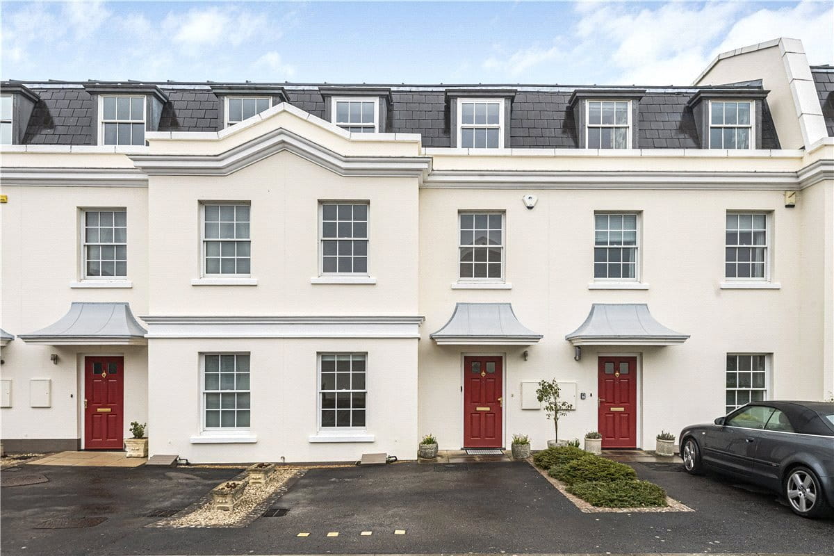 3 bedroom house, Ford Road, Tortington BN18 - Available