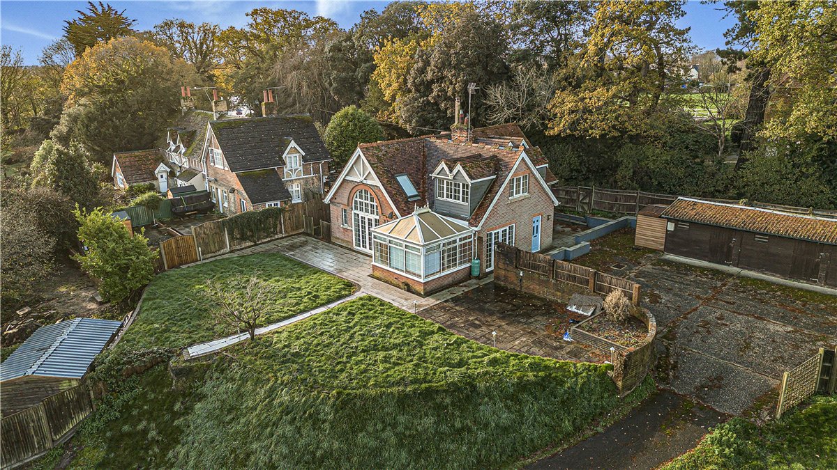 4 bedroom house, Yapton Lane, Walberton BN18 - Available