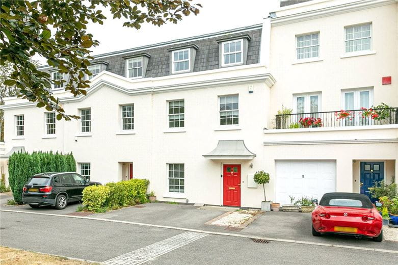 3 bedroom house, Arundel Wing, Tortington Manor BN18 - Available