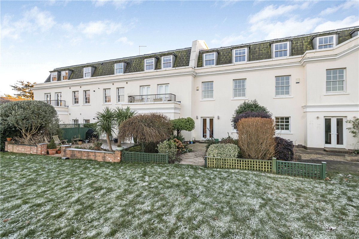 3 bedroom house, Tortington Manor, Ford Road BN18 - Available