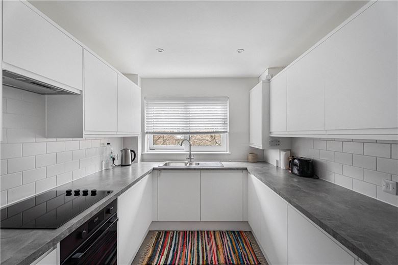 2 bedroom flat, Cunliffe Close, Oxford OX2 - Available