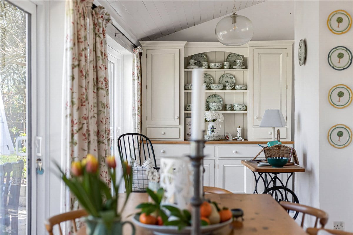 6 bedroom house, Church Road, Hinton Waldrist SN7 - Available