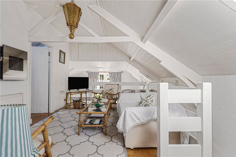 6 bedroom house, Church Road, Hinton Waldrist SN7 - Available