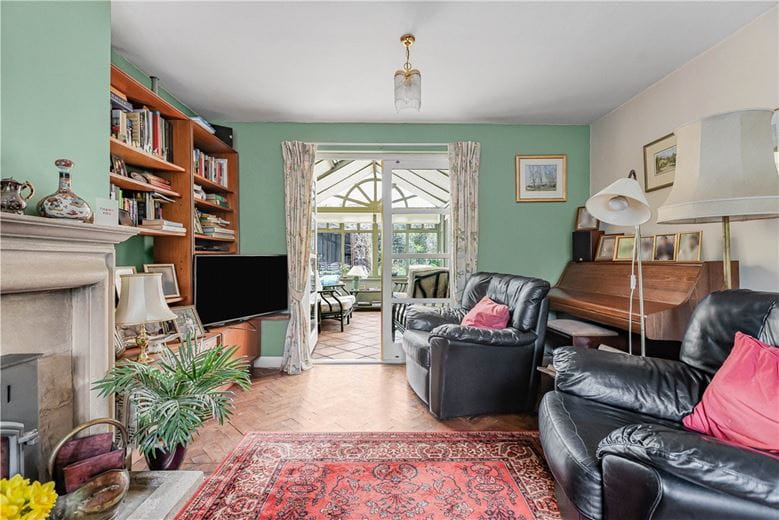 4 bedroom house, Guildenford, Burford OX18 - Available