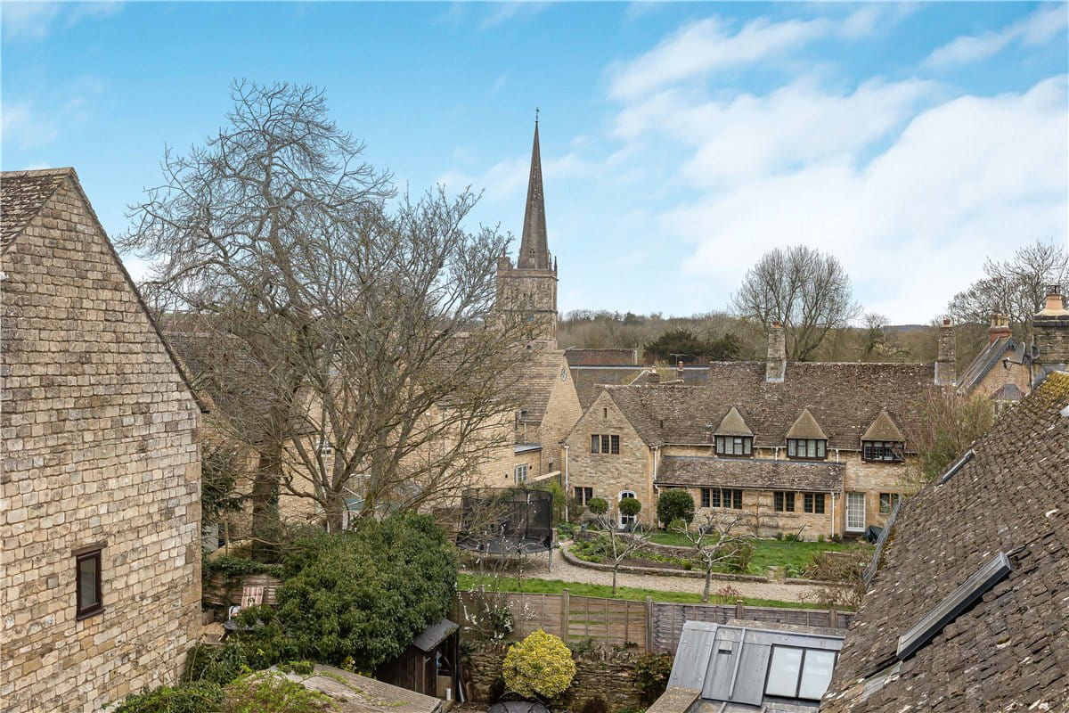 4 bedroom house, Guildenford, Burford OX18 - Available