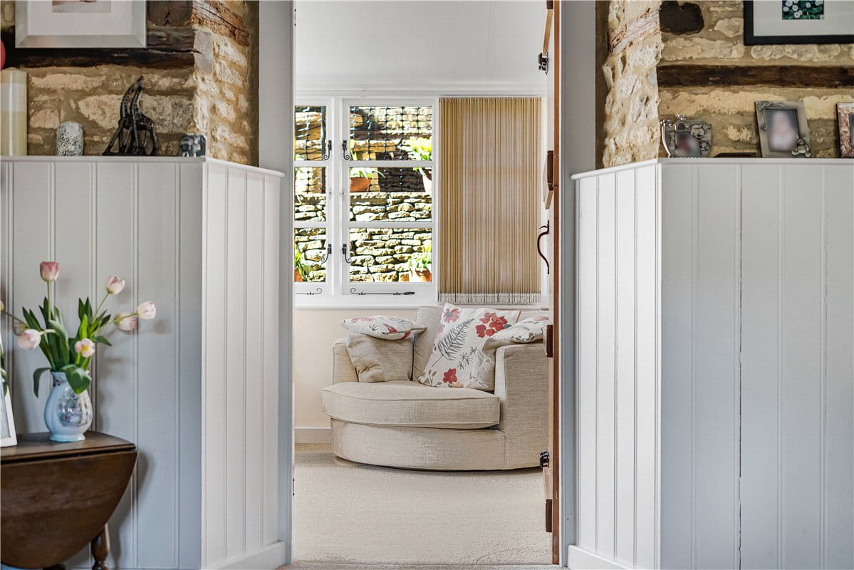 4 bedroom cottage, Taston, Chipping Norton, OX7 - Available