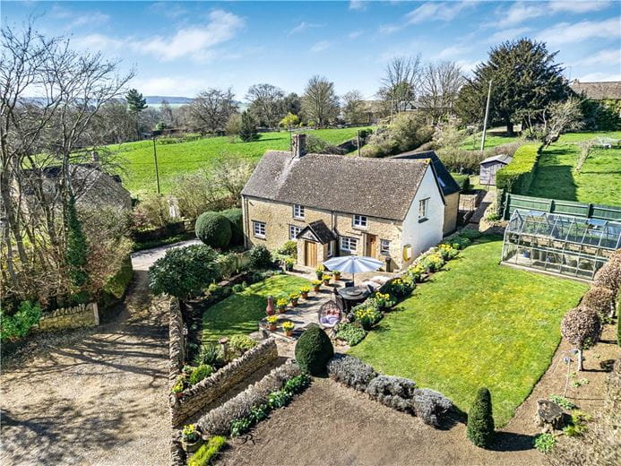 4 bedroom cottage, Taston, Chipping Norton, OX7 - Available