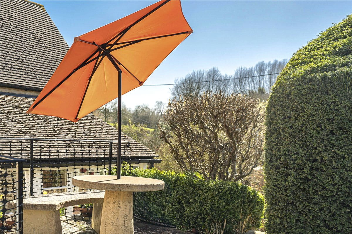 4 bedroom cottage, Taston, Chipping Norton, OX7 - Available