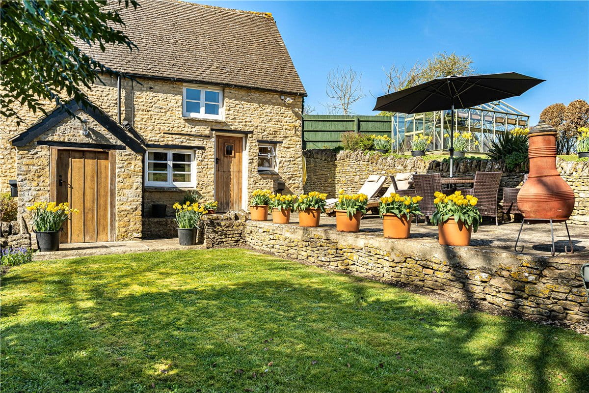 4 bedroom cottage, Taston, Chipping Norton, OX7 - Available