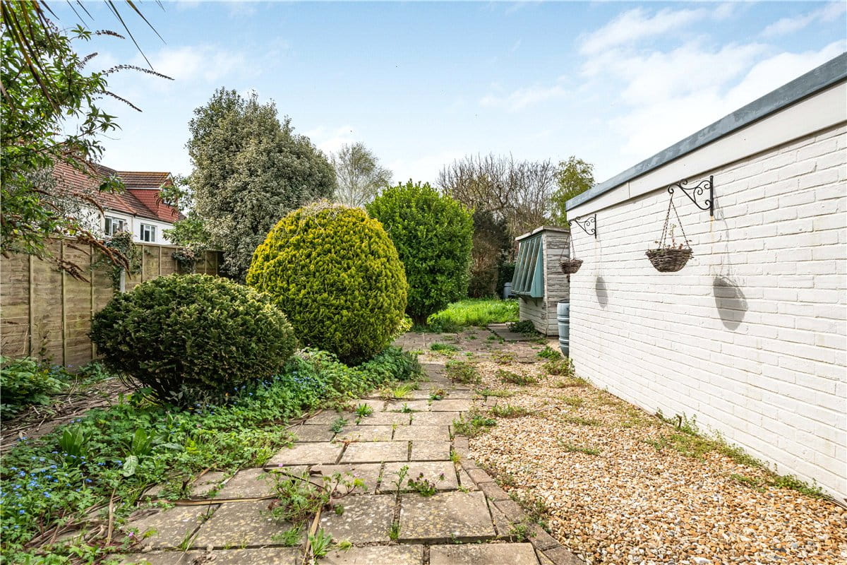3 bedroom bungalow, Yapton Lane, Walberton BN18 - Available