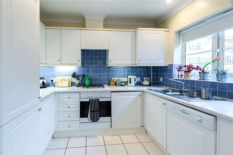 2 bedroom flat, Grandpont Place, Long Ford Close OX1 - Let Agreed