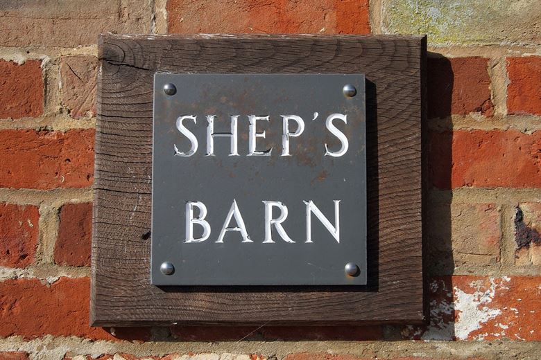 3 bedroom house, Lower Farm, Denton OX44 - Available